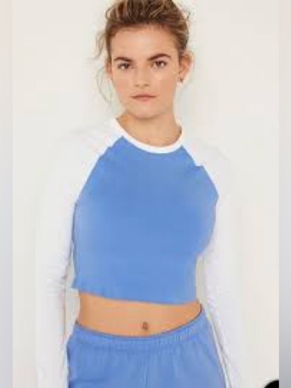 PINK Victoria's Secret Blue and White Cropped Raglan Top